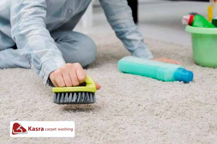 رفع لکه چسب از روی فرش 